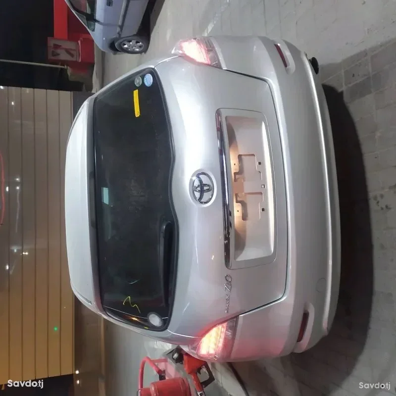 Toyota Mark x 2011