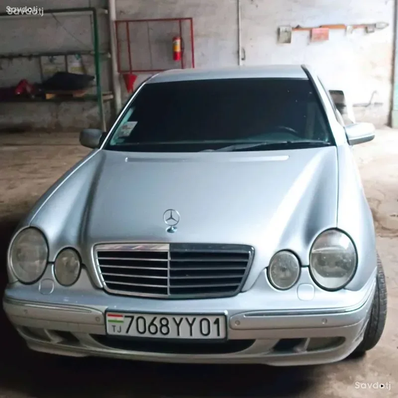 Mercedes-benz E class 2002