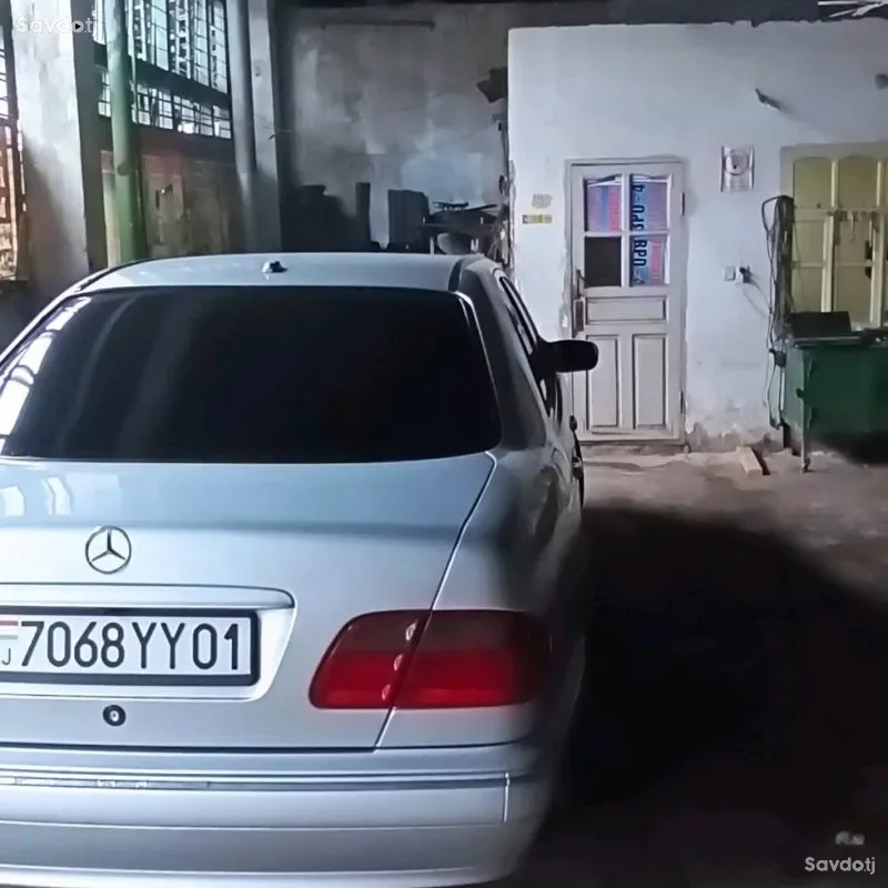Mercedes-benz E class 2002