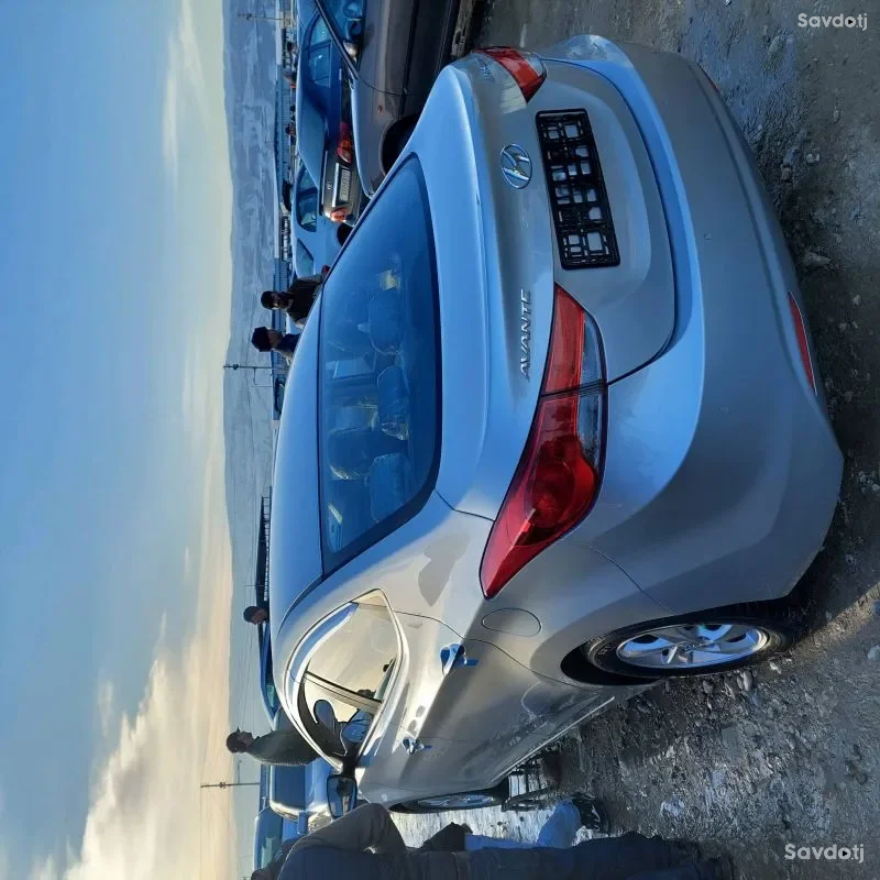 Hyundai Avante 2011