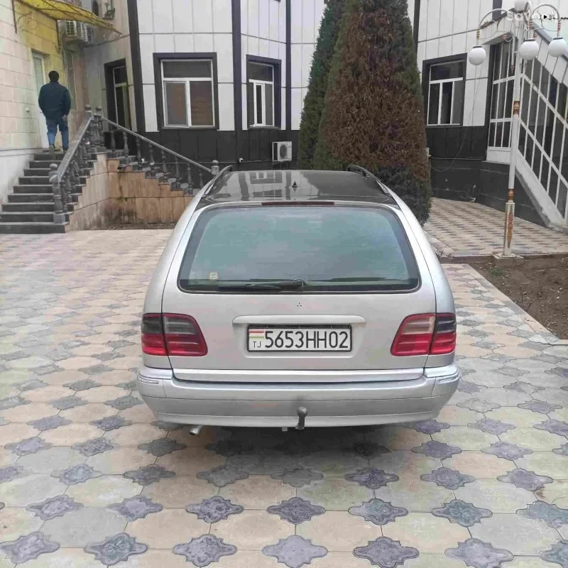 Mercedes-benz E class 2001