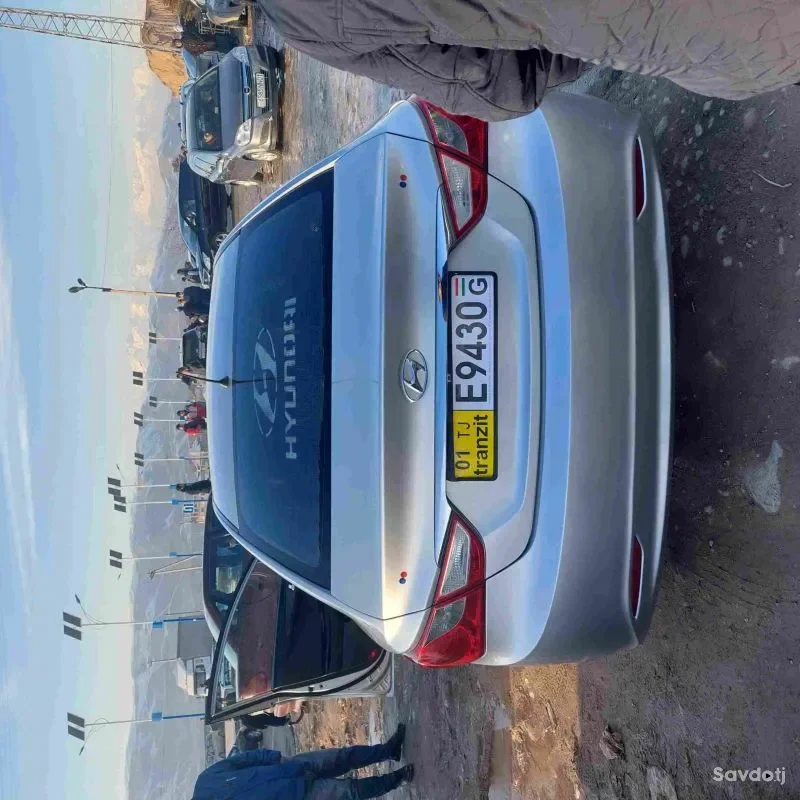 Hyundai Sonata 2011