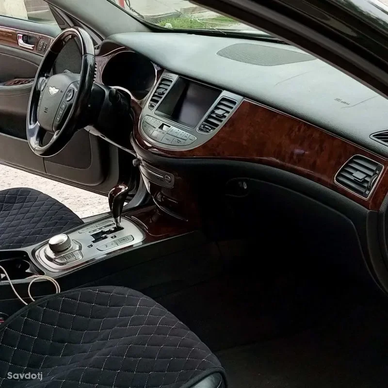 Hyundai Genesis 2008