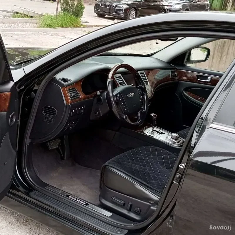 Hyundai Genesis 2008
