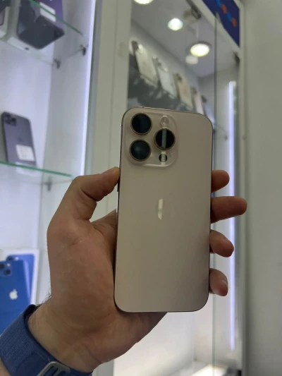 Apple iPhone 16 Pro, 256 gb, Desert Titanium — миниатюра 1