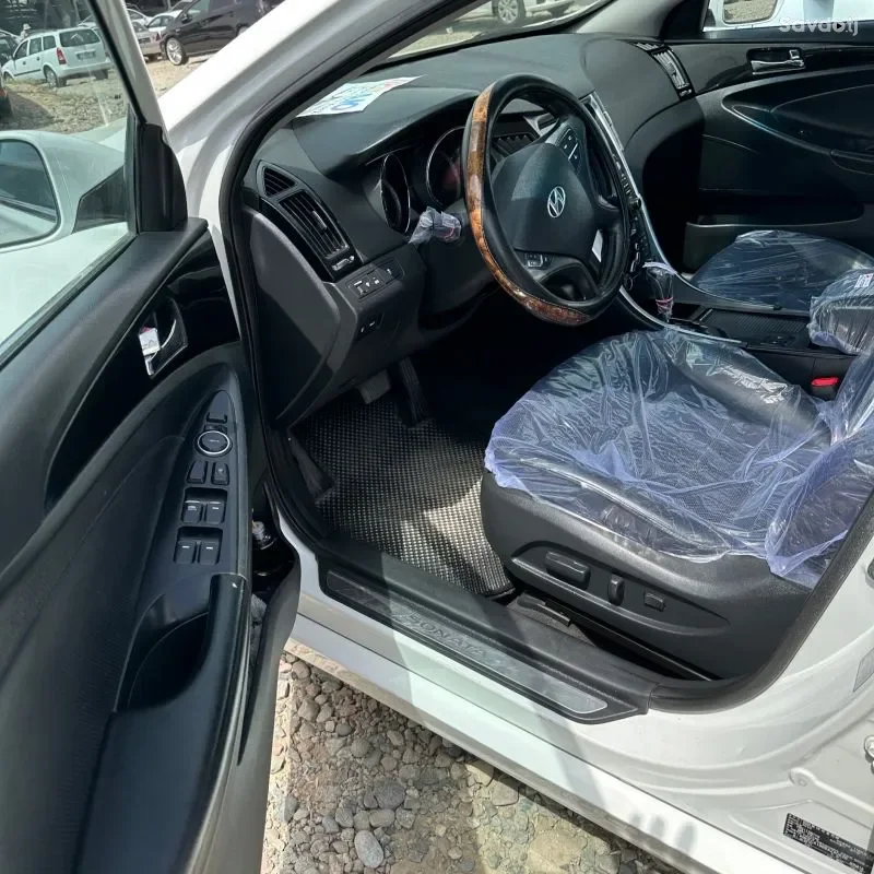 Hyundai Sonata 2011