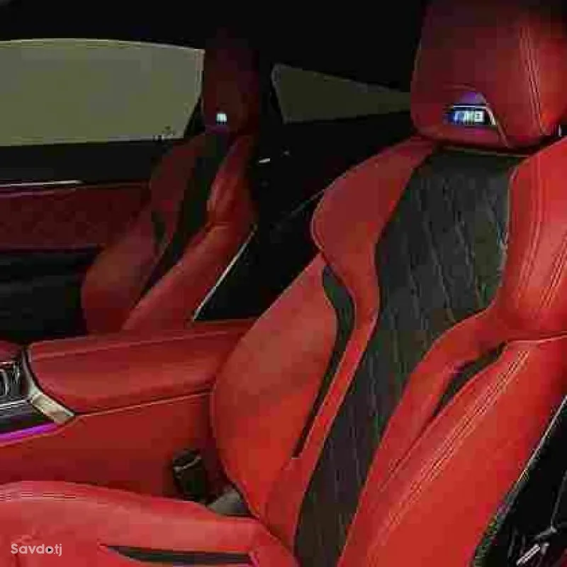 BMW M8 2022