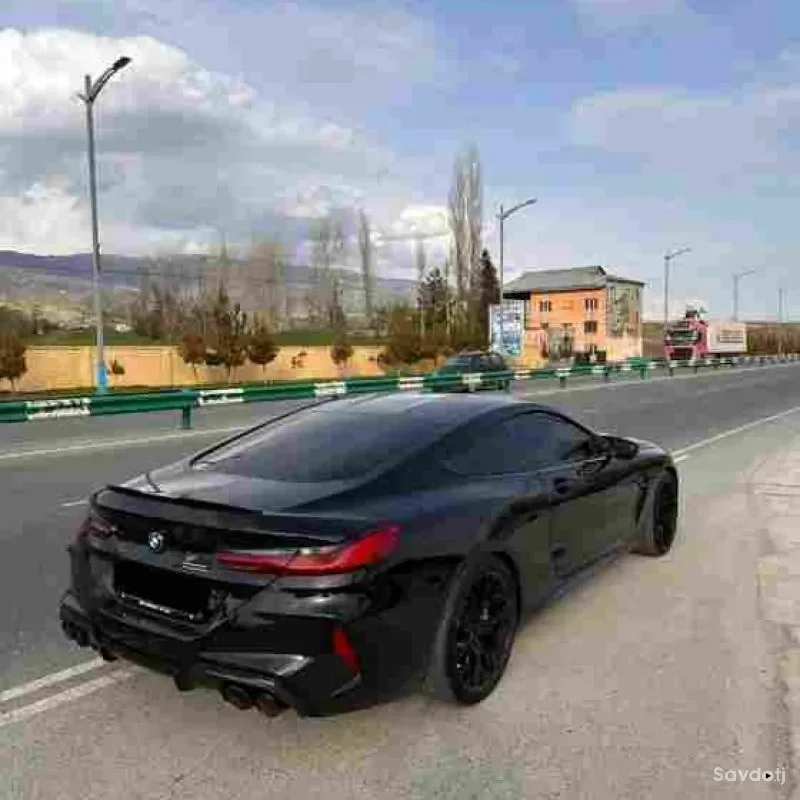 BMW M8 2022