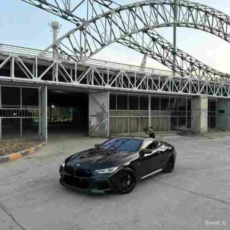 BMW M8 2022