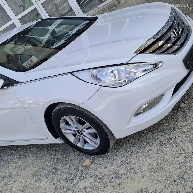 Hyundai Sonata 2011