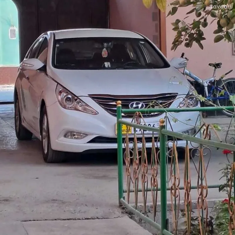 Hyundai Sonata 2011