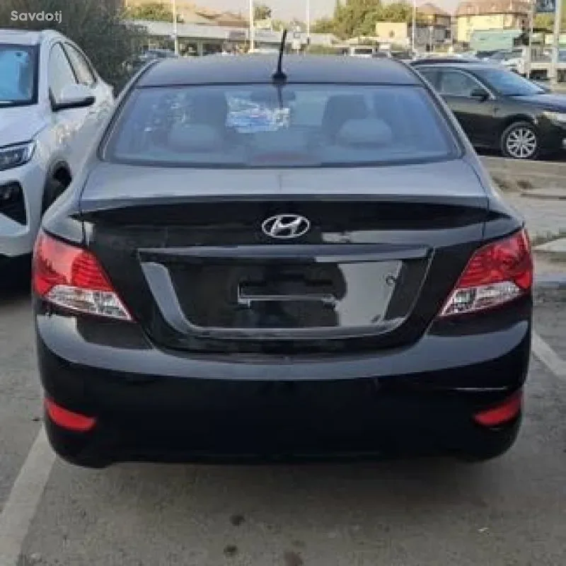 Hyundai Accent 2012