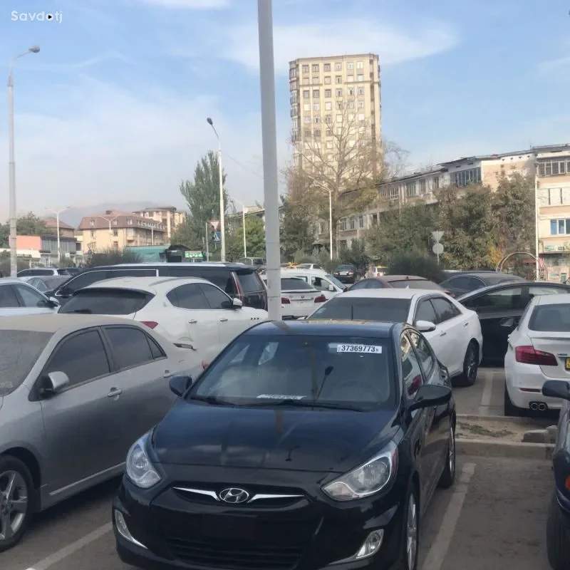 Hyundai Accent 2012