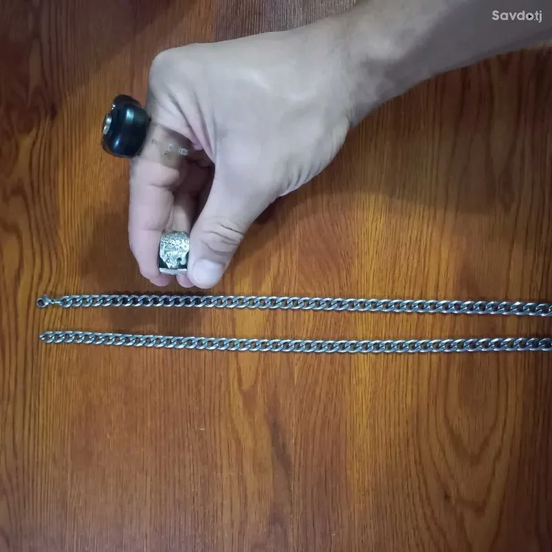 Серебреный кольцо