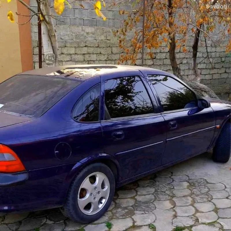 Opel Arena 1998