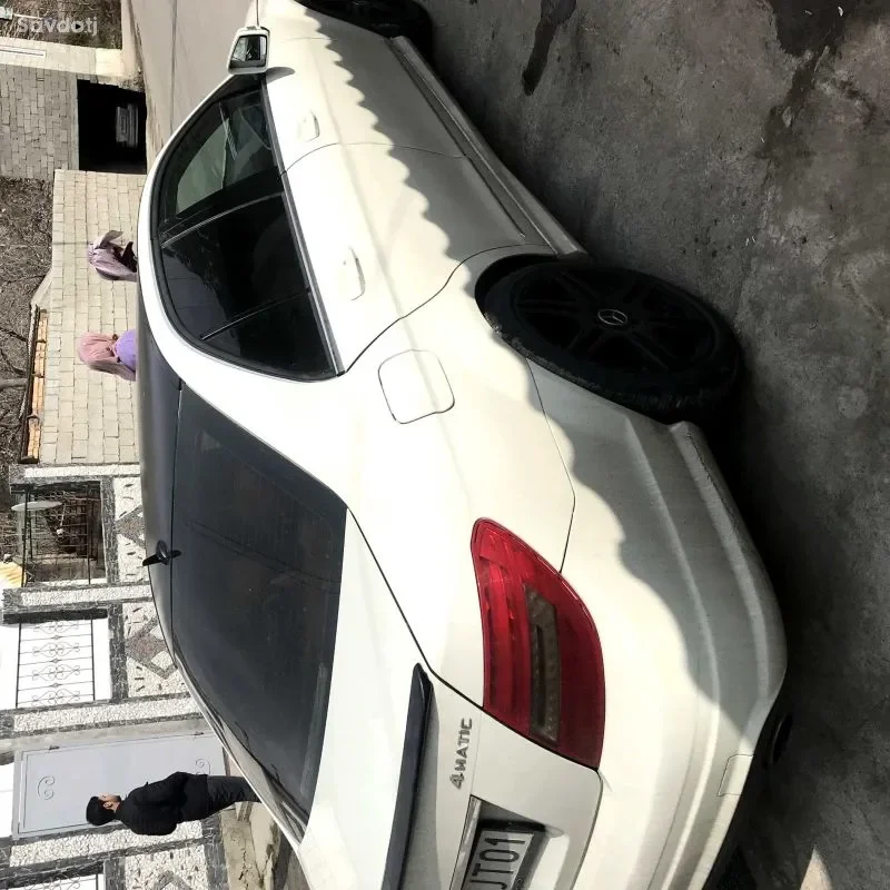 Mercedes-benz C class 2011