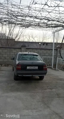 Opel Vectra a 1992