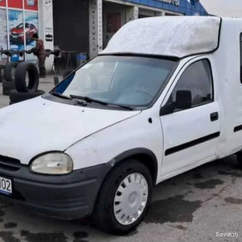 Лобовое стекло Opel Combo 1993-2000