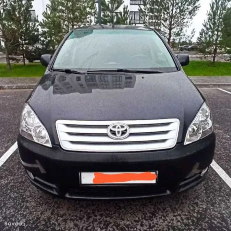 Лобовое стекло Toyota Avensis Verso
