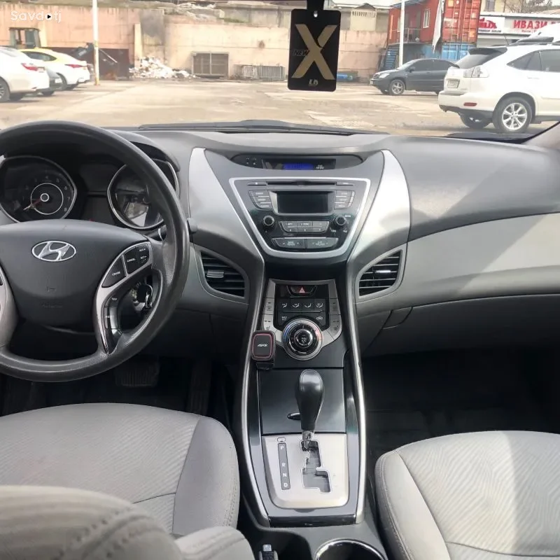 Hyundai Elantra 2013