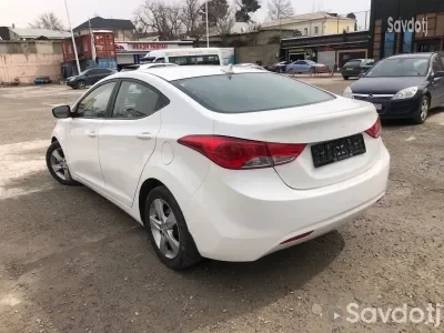Hyundai Elantra 2013