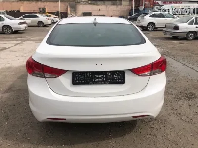 Hyundai Elantra 2013