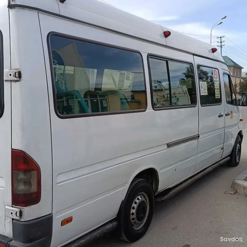 Mercedes-benz Sprinter 2000