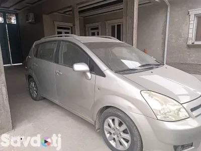 Toyota Verso 2005