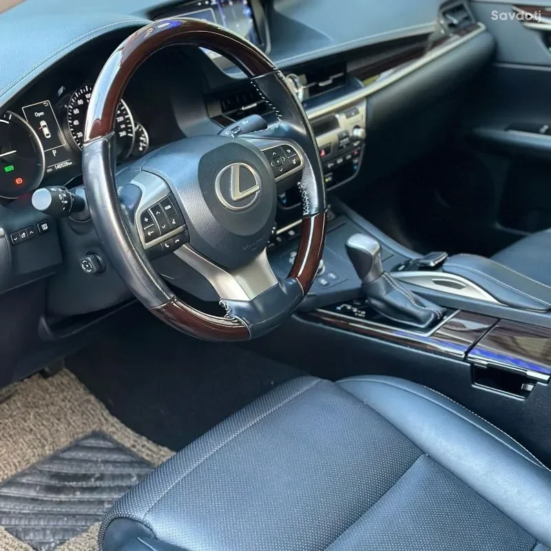Lexus Es series 2016