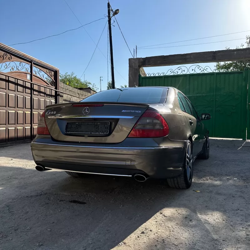 Mercedes-benz E class 2008