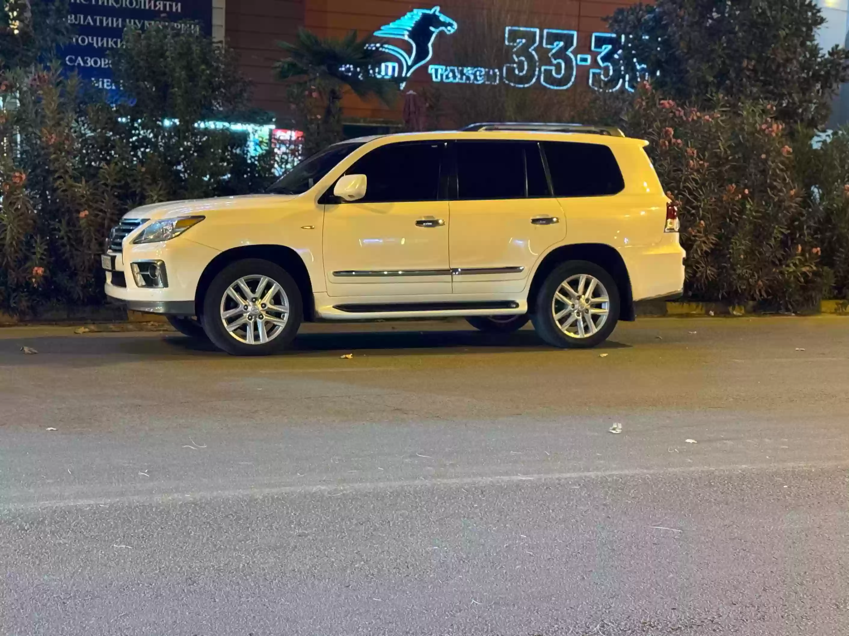 Lexus Lx series 2009