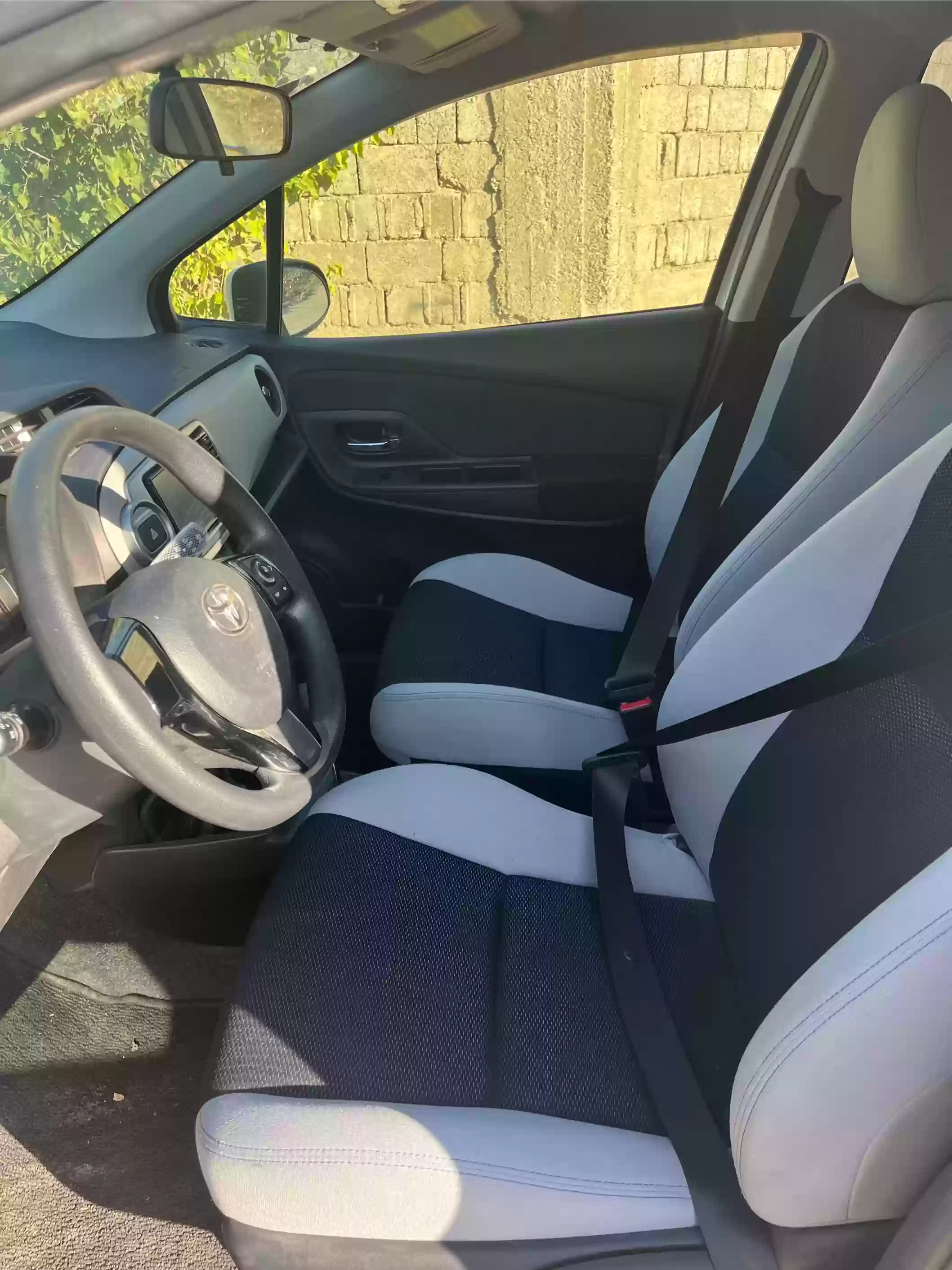 Toyota Vitz 2015