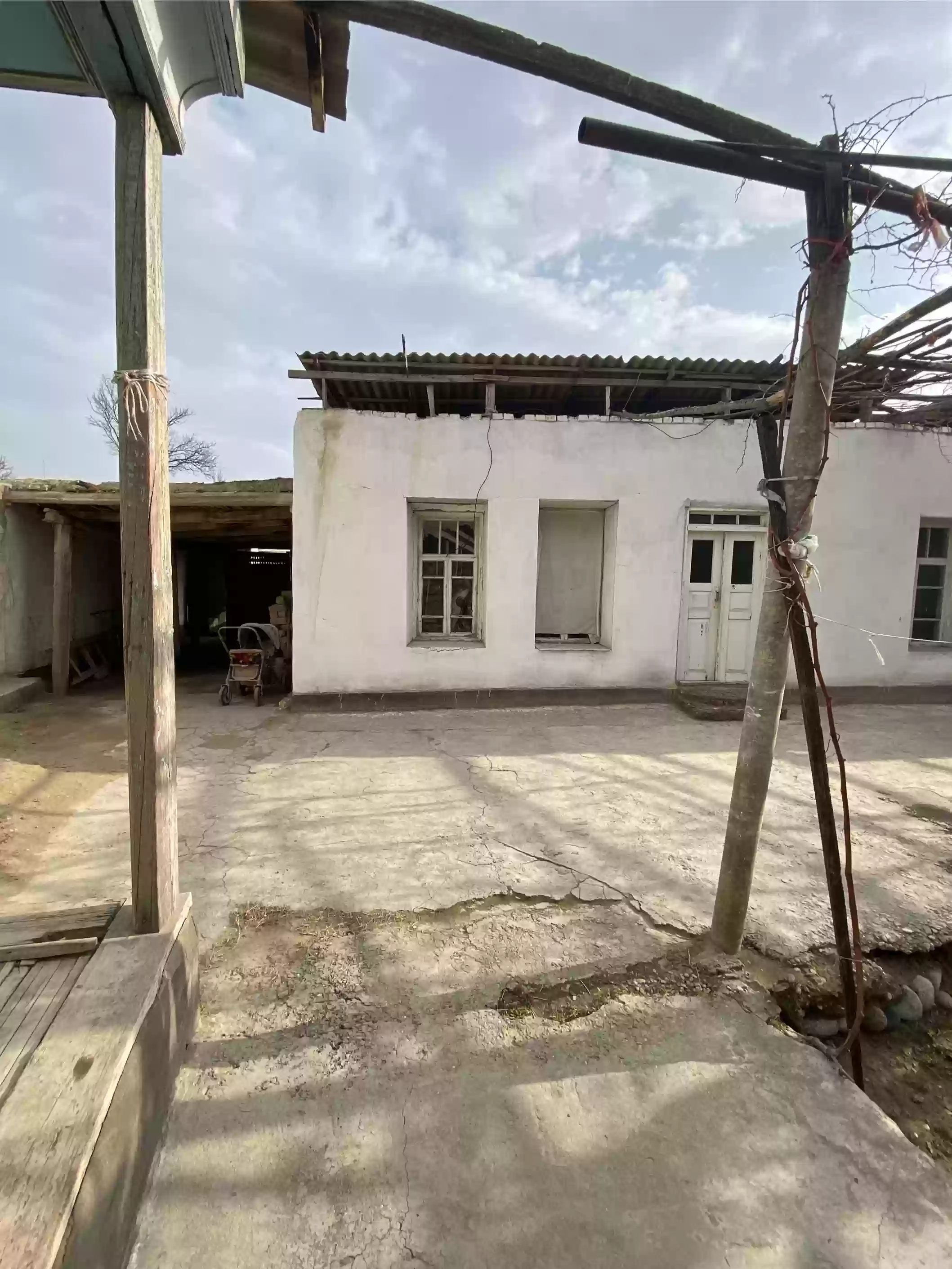 1 этажный, 2-комн. дом, 600 м², 6 соток, Бобочон Гафуров село Хистеварз Ул фрунзе 4а