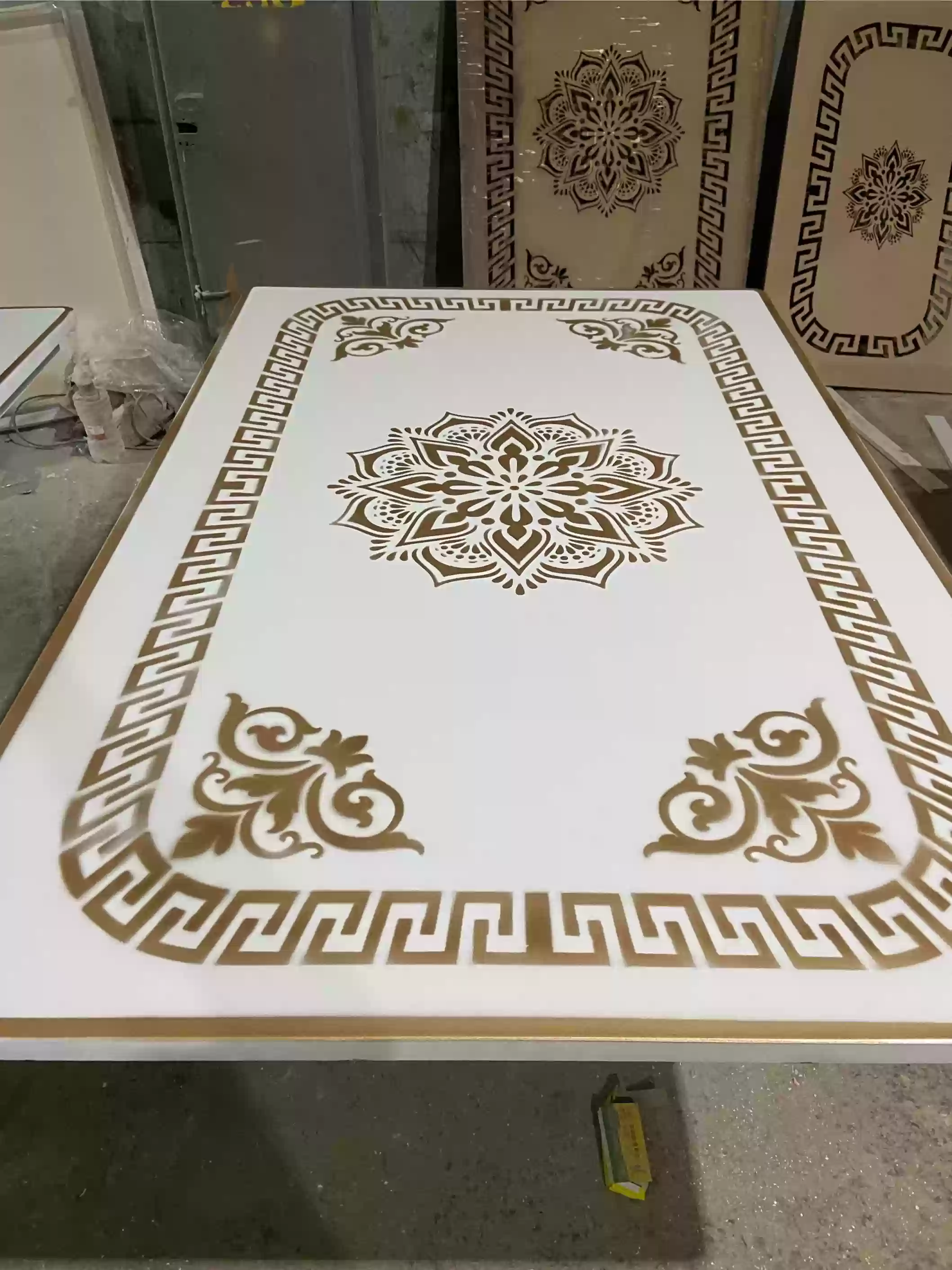 стол