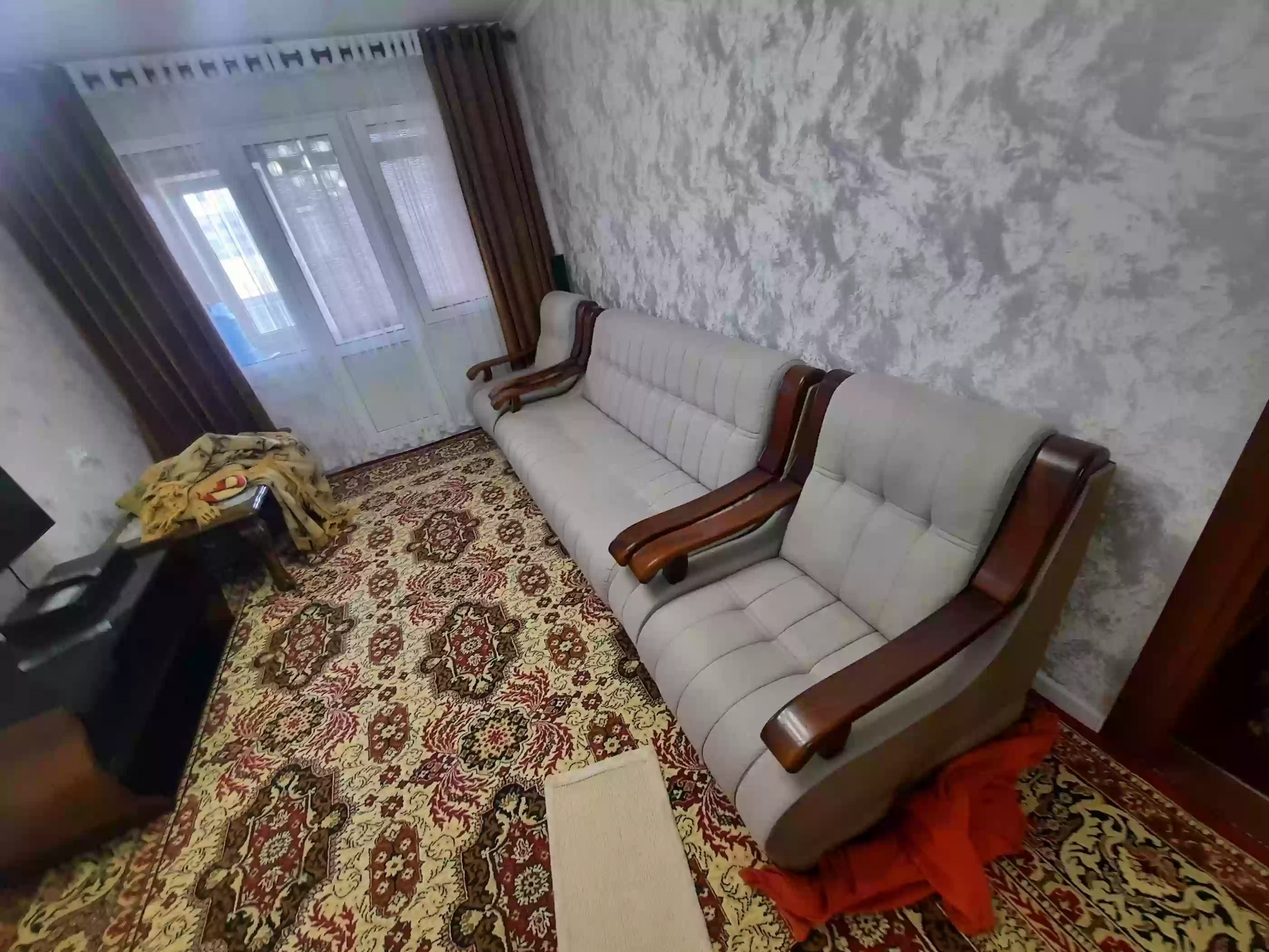 Диван