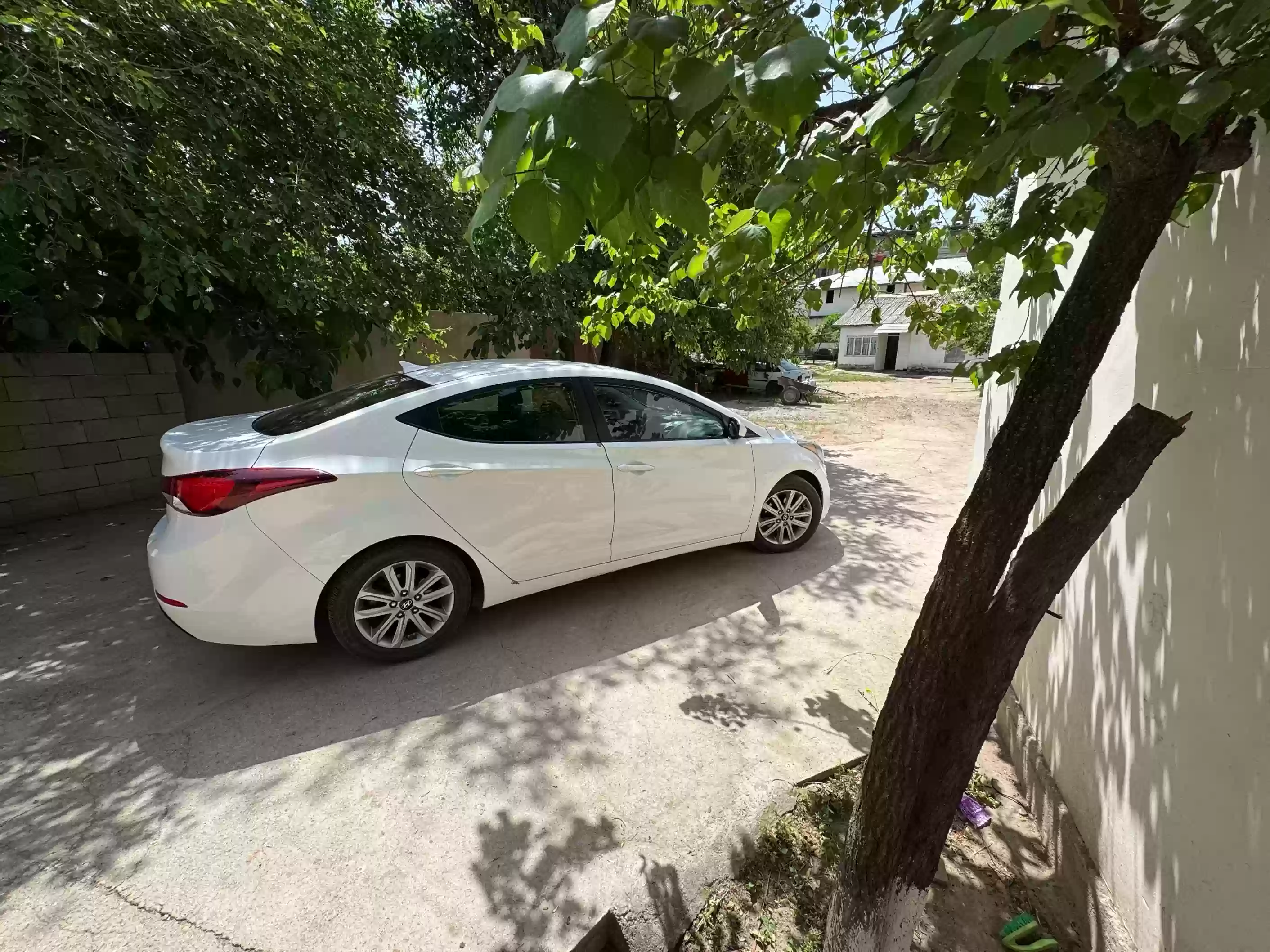 Hyundai Lantra 2014