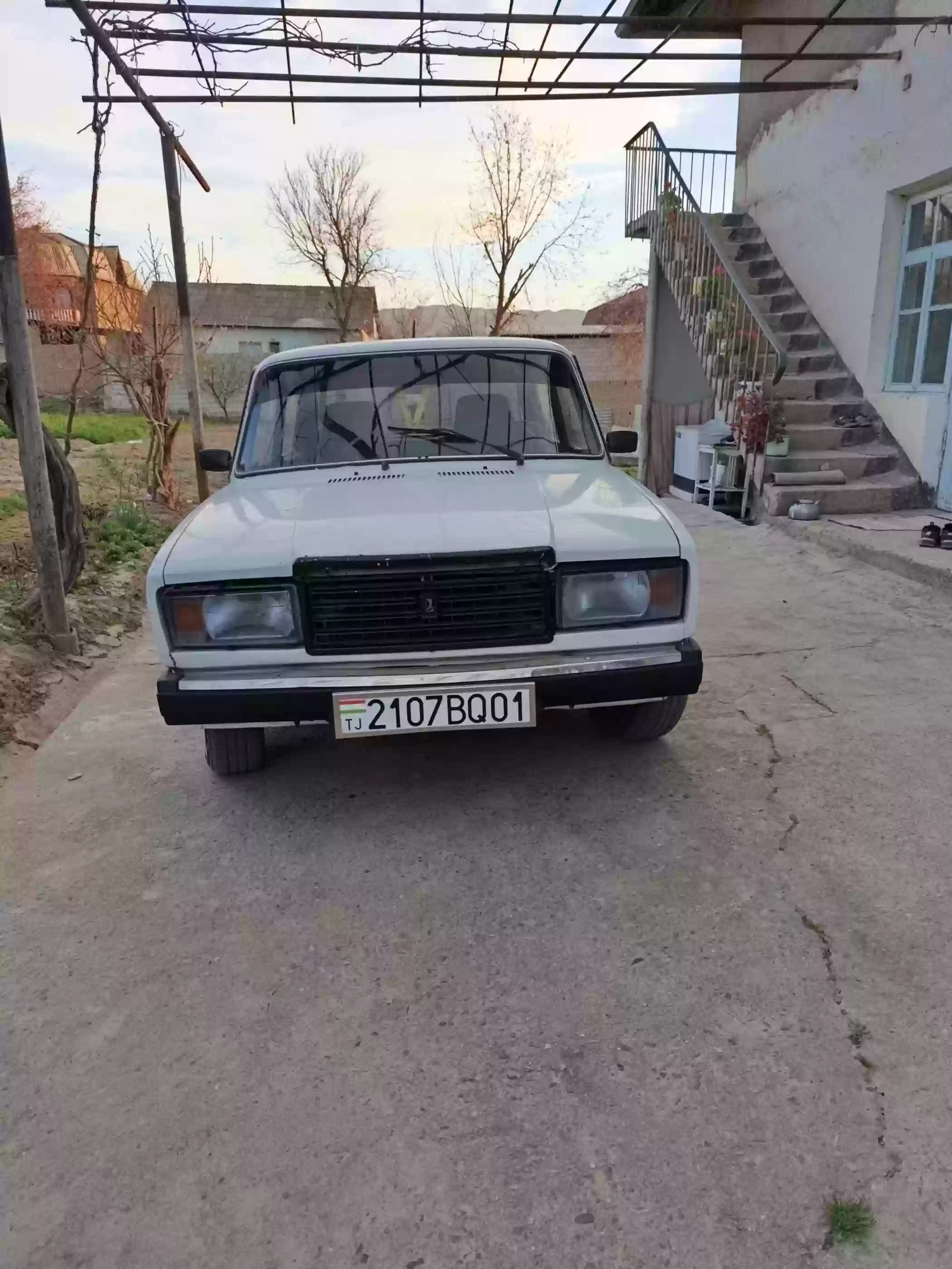 Ваз 2107 год 2002  цена 25000