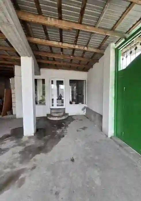 2 этажный, 9-комн. дом, 300 м², 6 соток, Фирдавси, район мясокомбинат