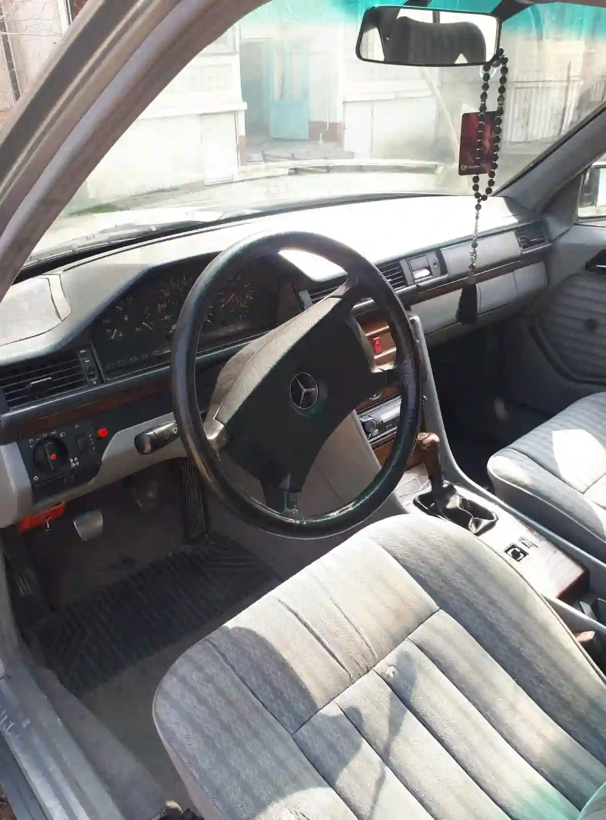 Mercedes-benz E class 1993