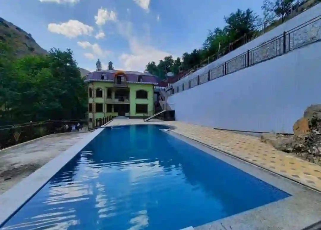 6 этажный, 9-комн. дом, 5002 м², 70 соток, Варзоб