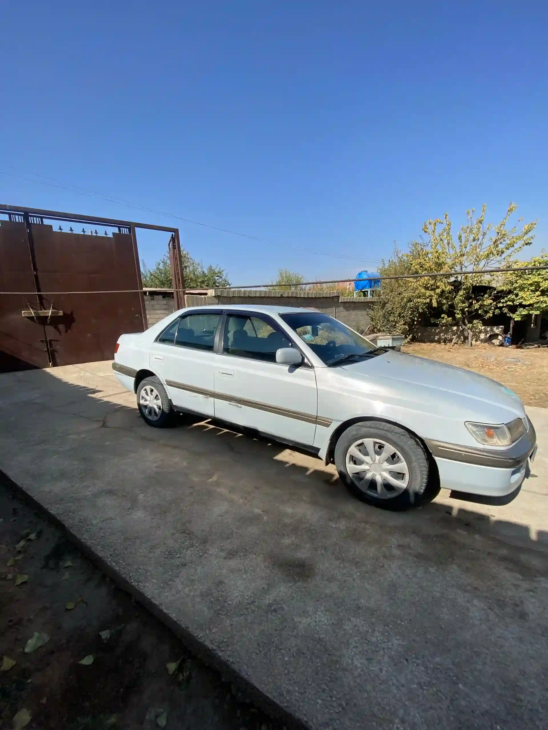 Toyota Corona 1996