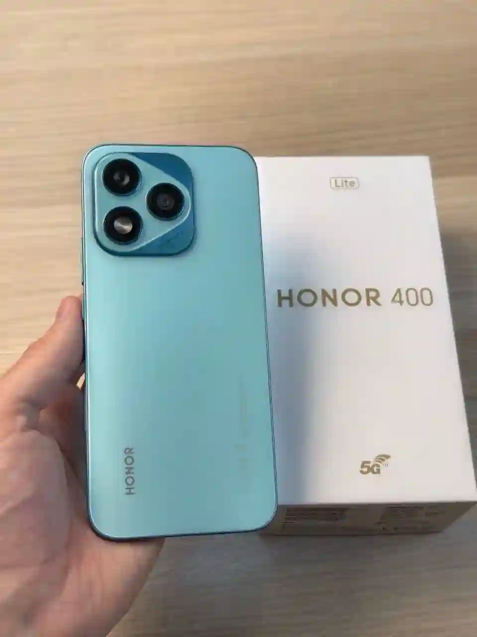 Телефон Honor 400