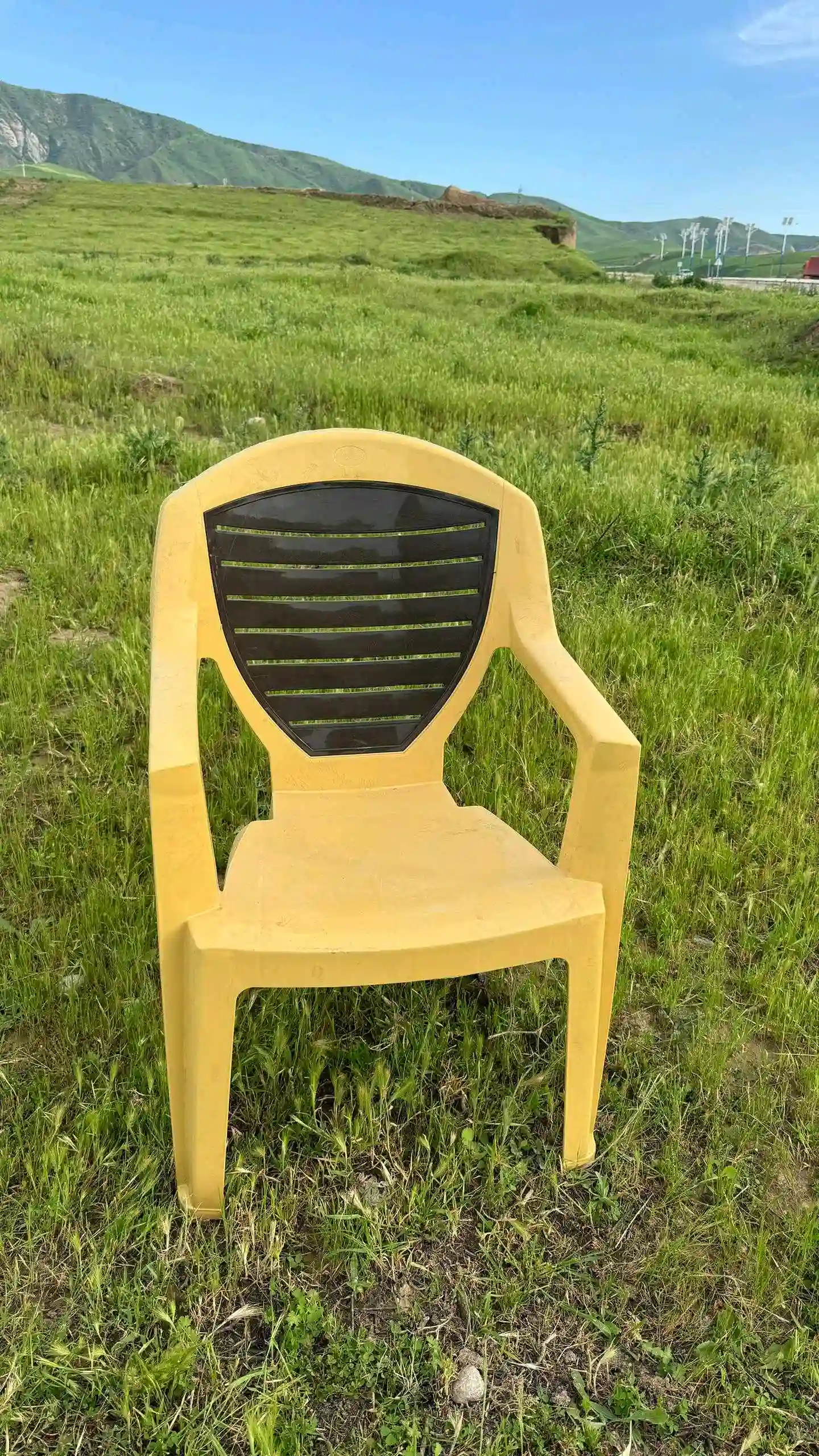 Столы и стулья 