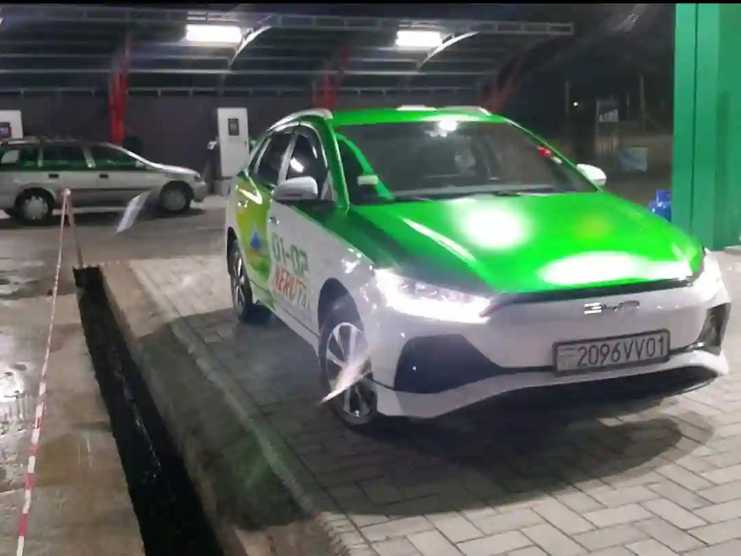 BYD E2 2023