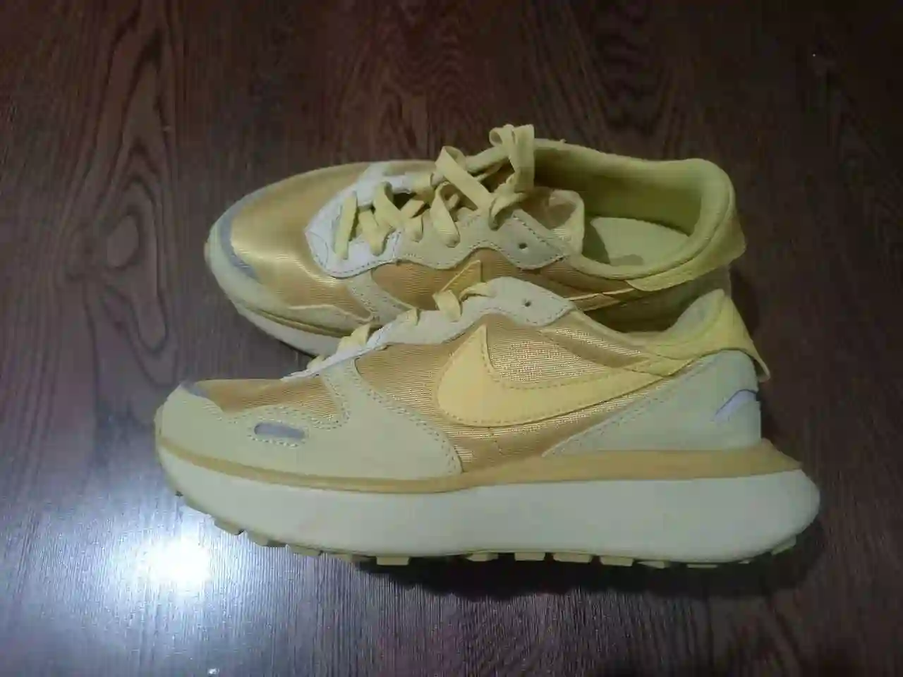 Кроссовки Nike Women's Phoenix Waffle Wheat Gold