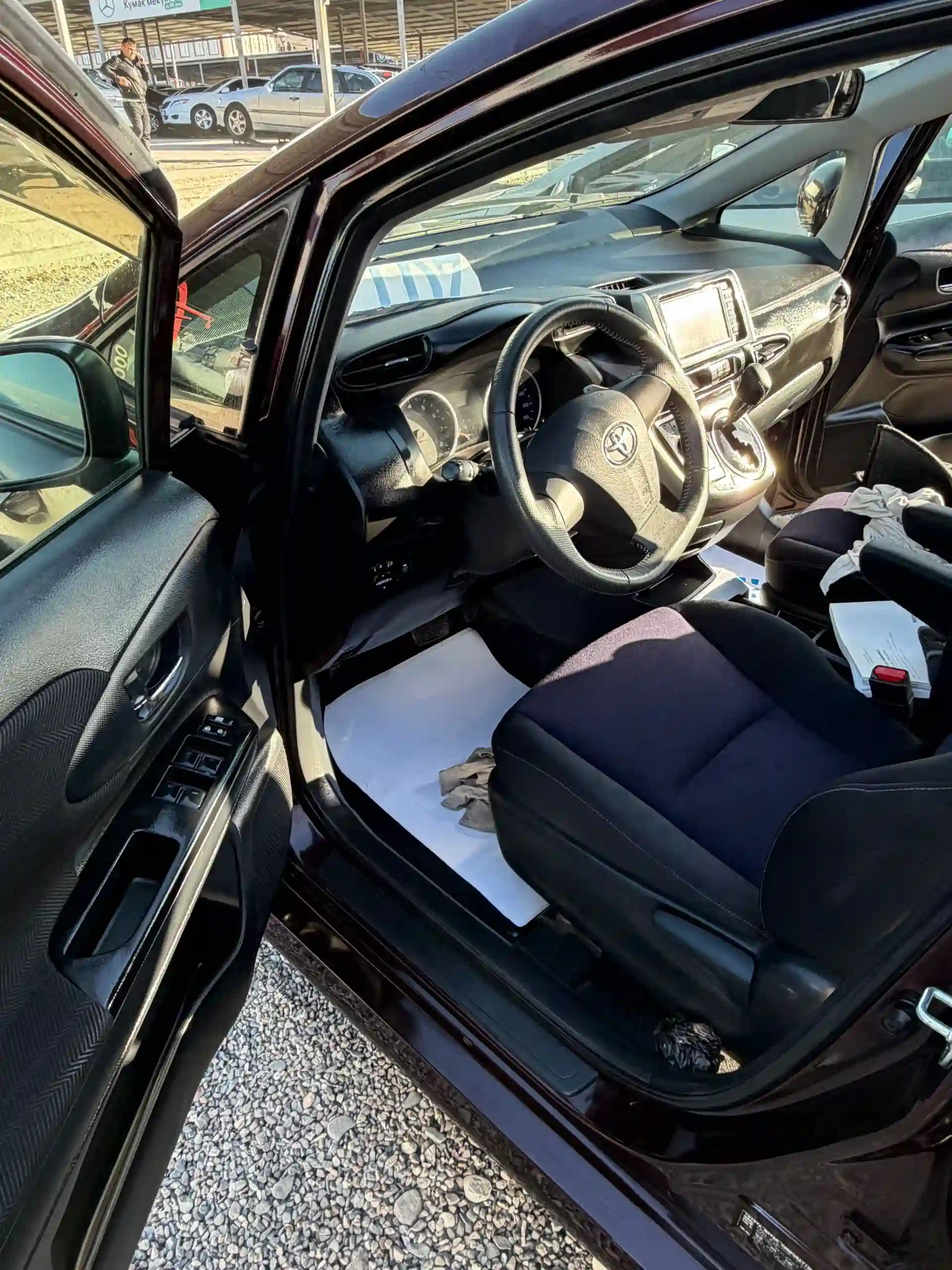 Toyota Vitz 2014