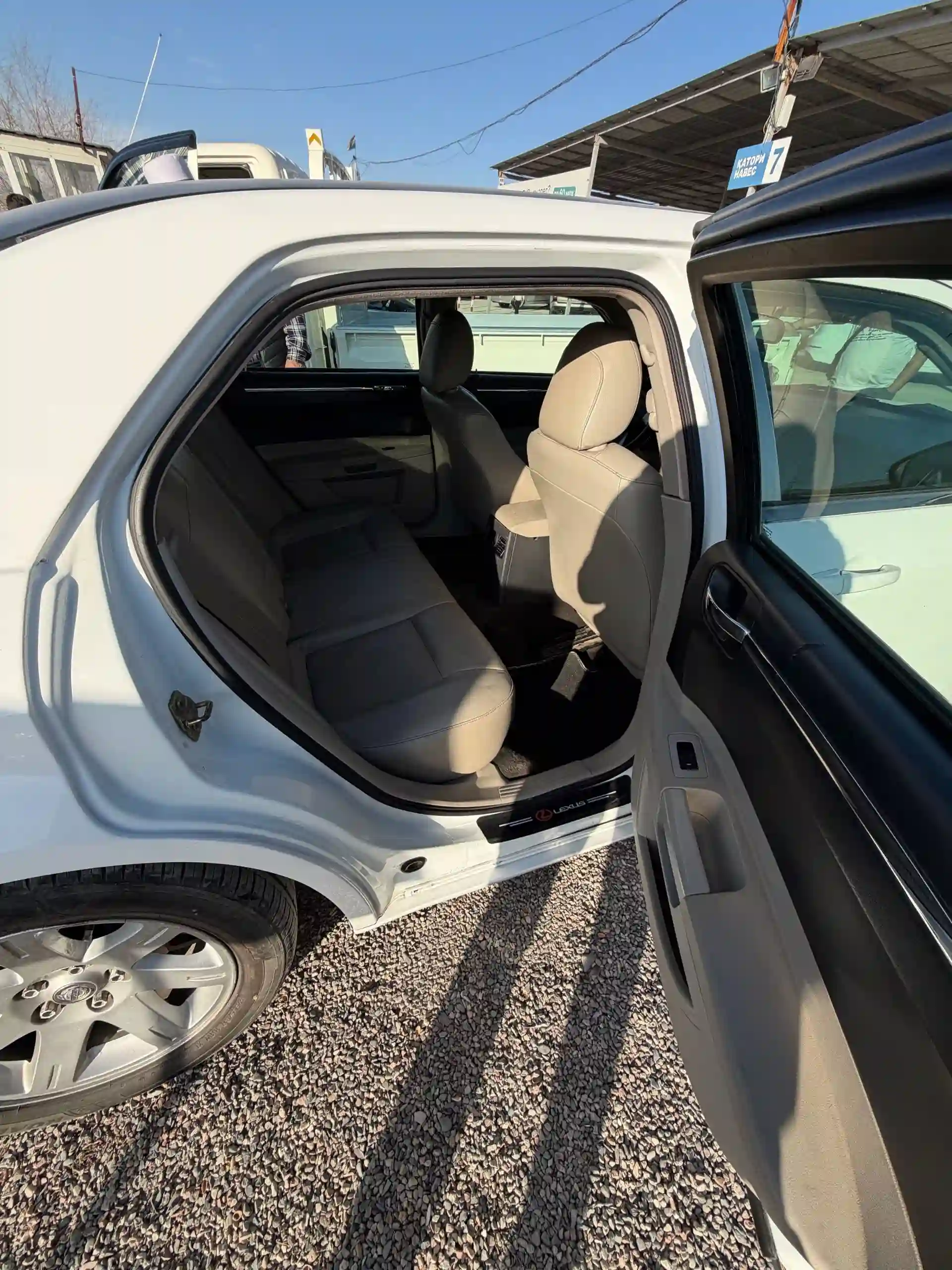 Chrysler 300 m 2006