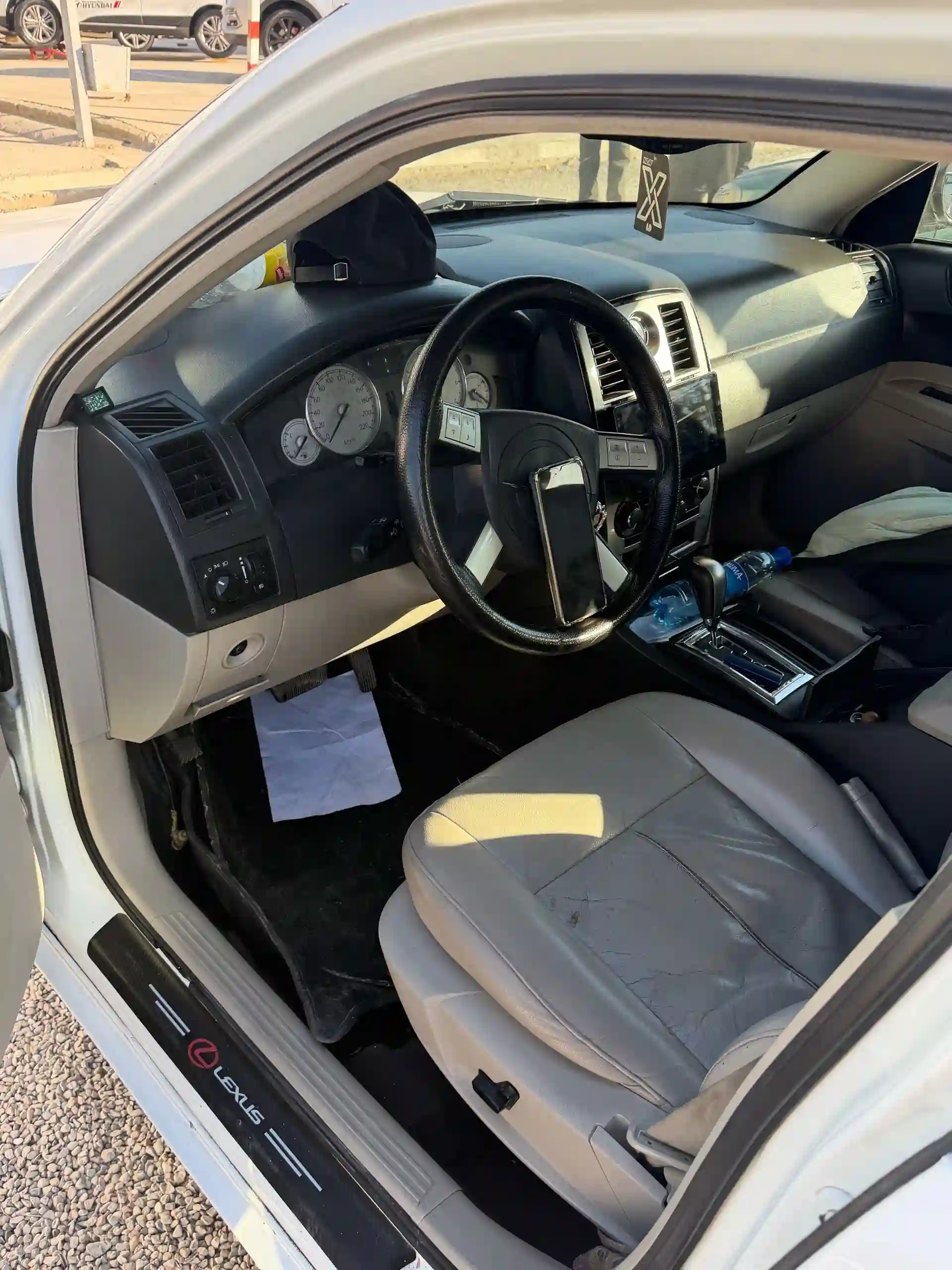 Chrysler 300 m 2006