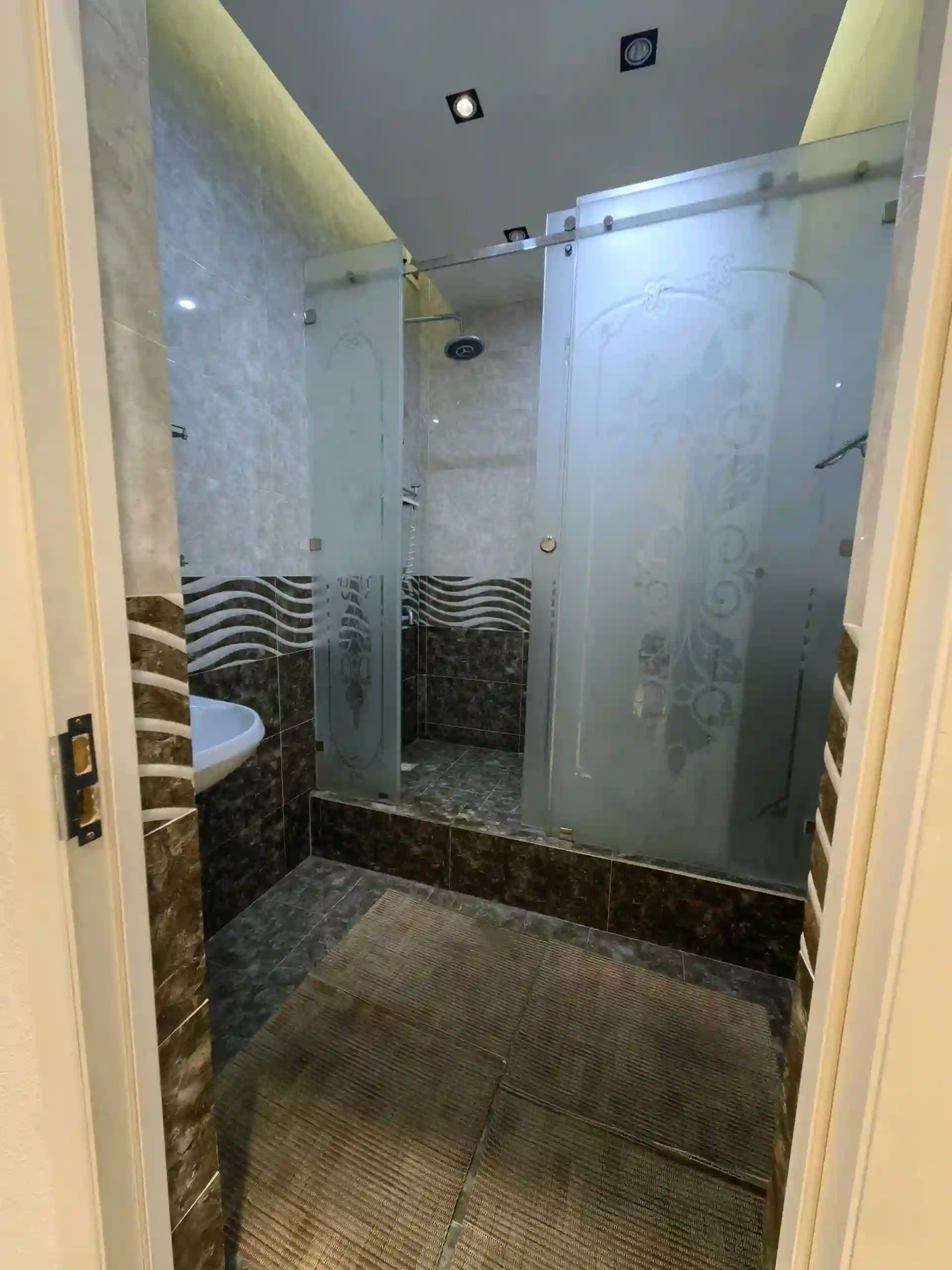 3-к квартира, 10 этаж, 120 м², Ватан