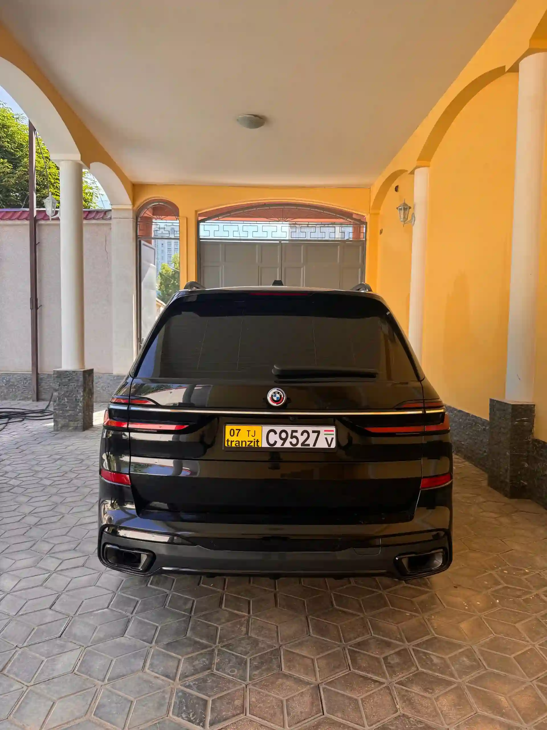 BMW X7 2025